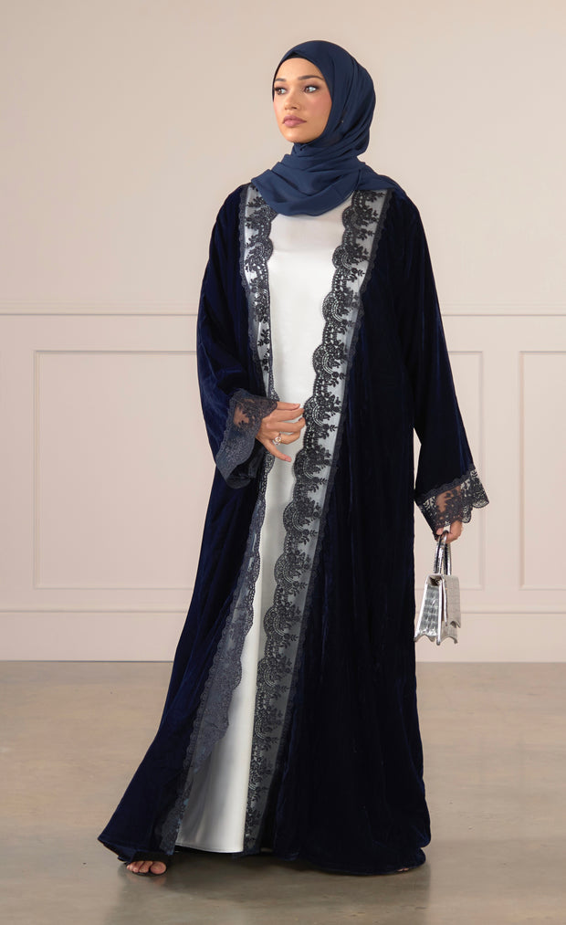 <h2>UP TO 50% OFF!</h2><h3>SALE NOW ON</h3>