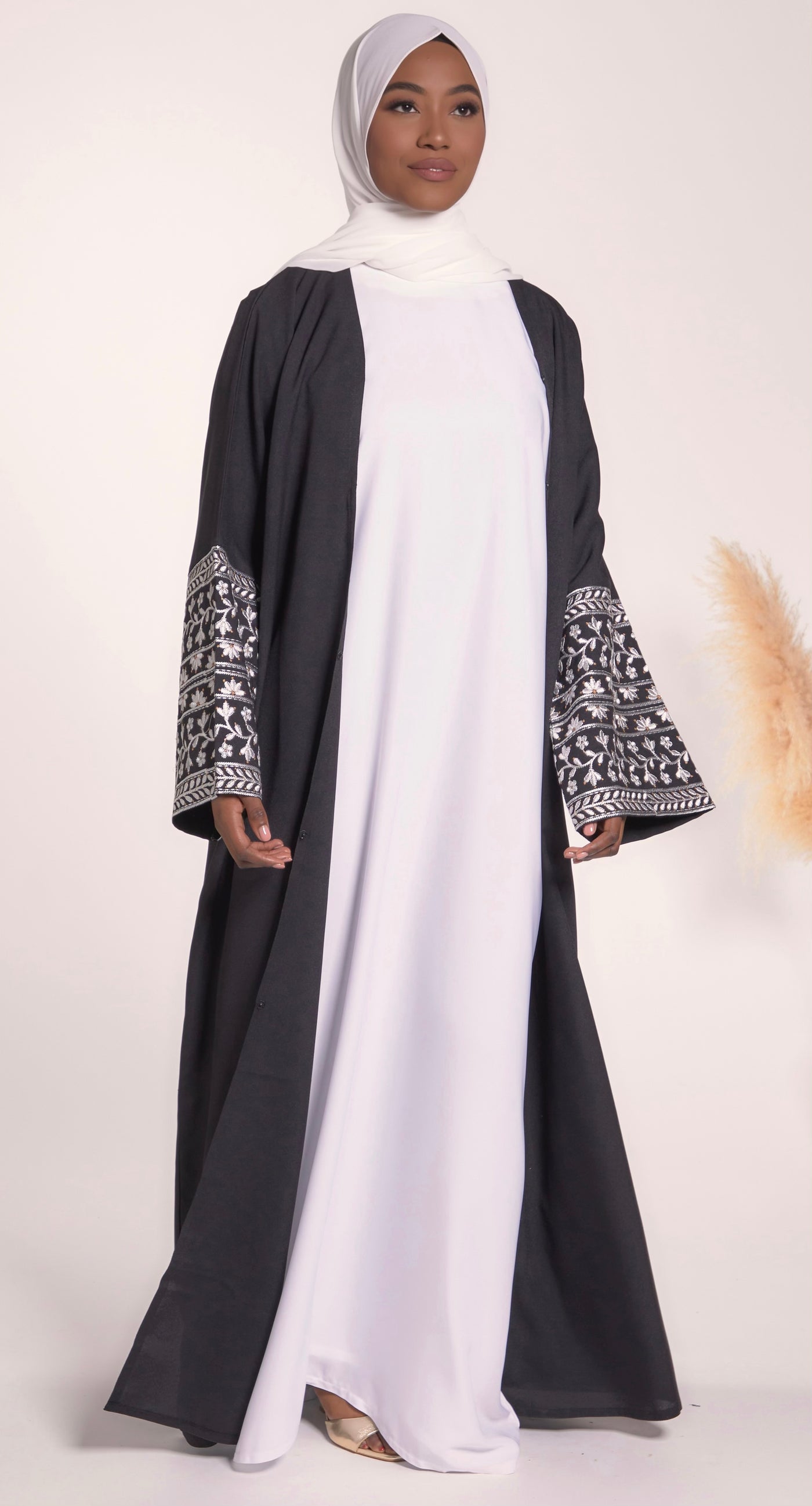 Haniya Embellished Sleeve Abaya
