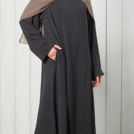black closed abaya with pockets