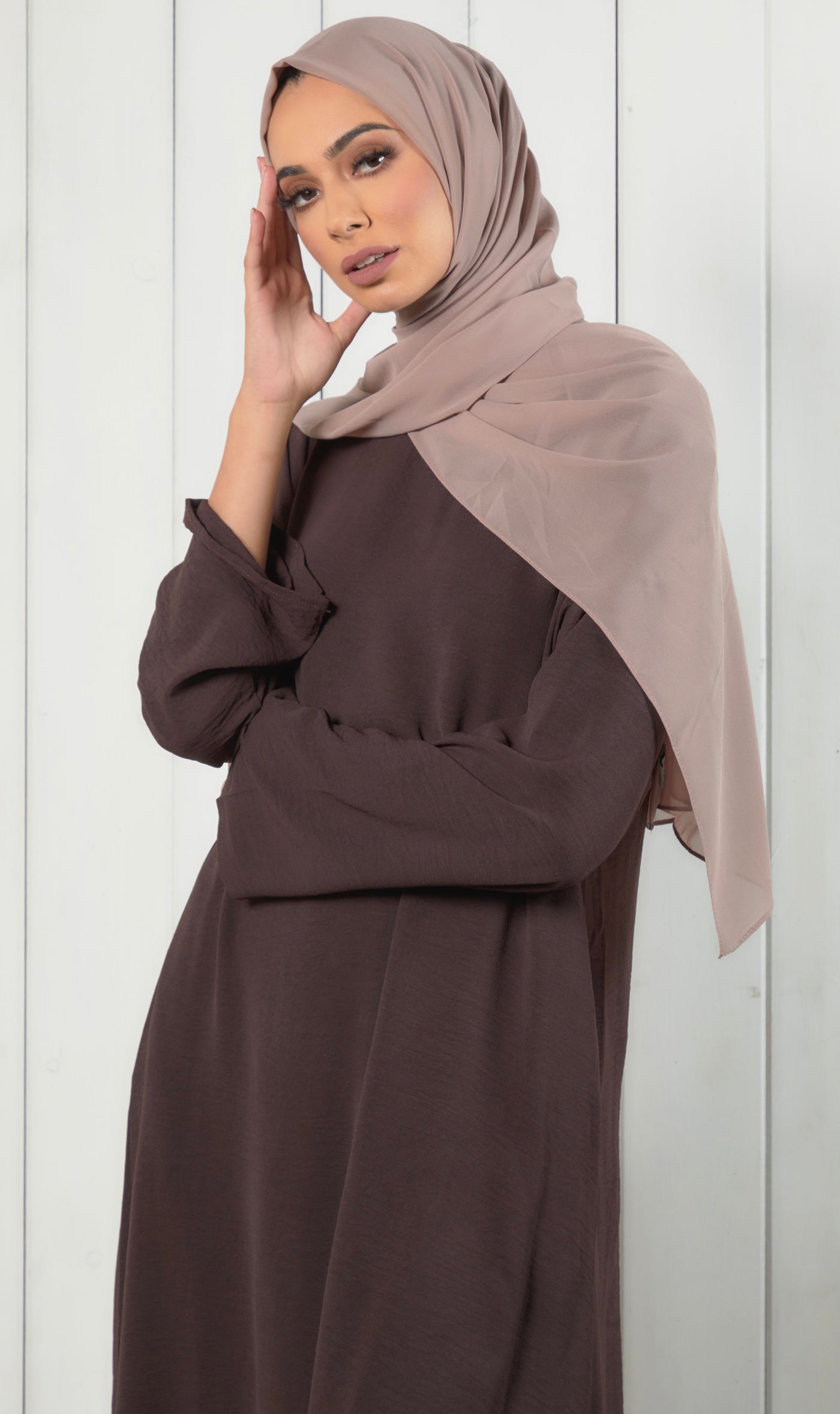 brown closed abaya with pockets