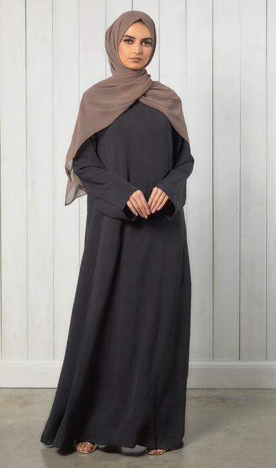 black closed abaya with pockets