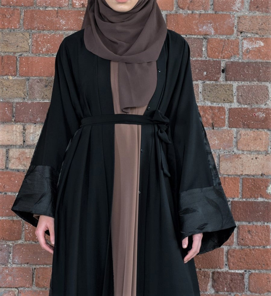 Aaliya Collections Rafiah Abaya A classic black abaya with a contrasting leaf print at the back