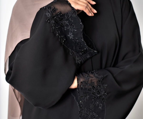 Aamna Lace Abaya – Aaliya Collections
